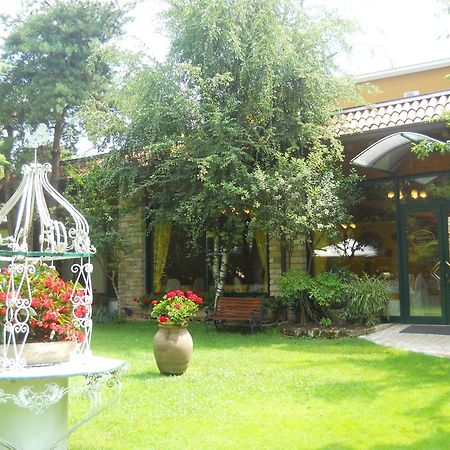 Hotel Il Rustichello Лонато Екстериор снимка