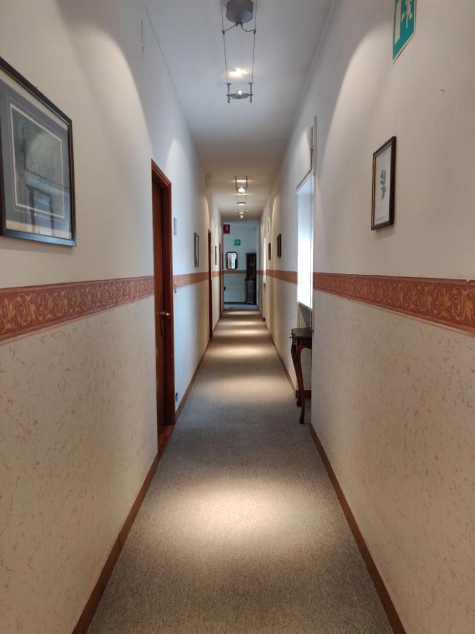 Hotel Il Rustichello Лонато Екстериор снимка