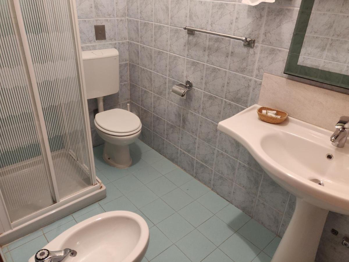 Hotel Il Rustichello Лонато Екстериор снимка