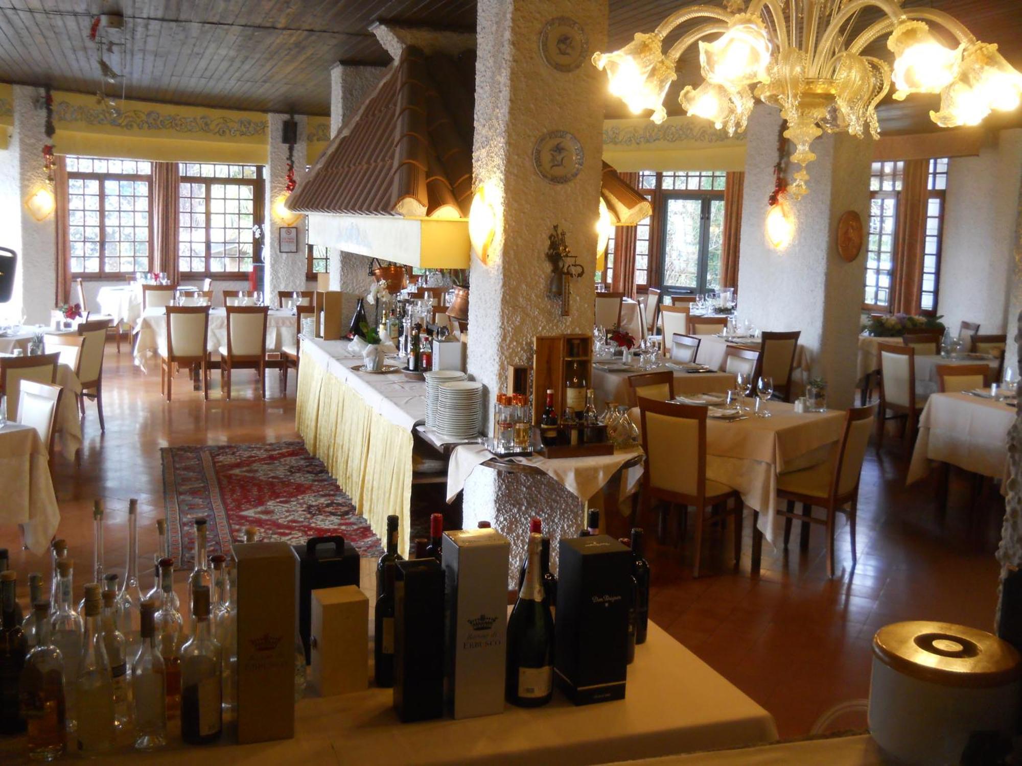 Hotel Il Rustichello Лонато Екстериор снимка