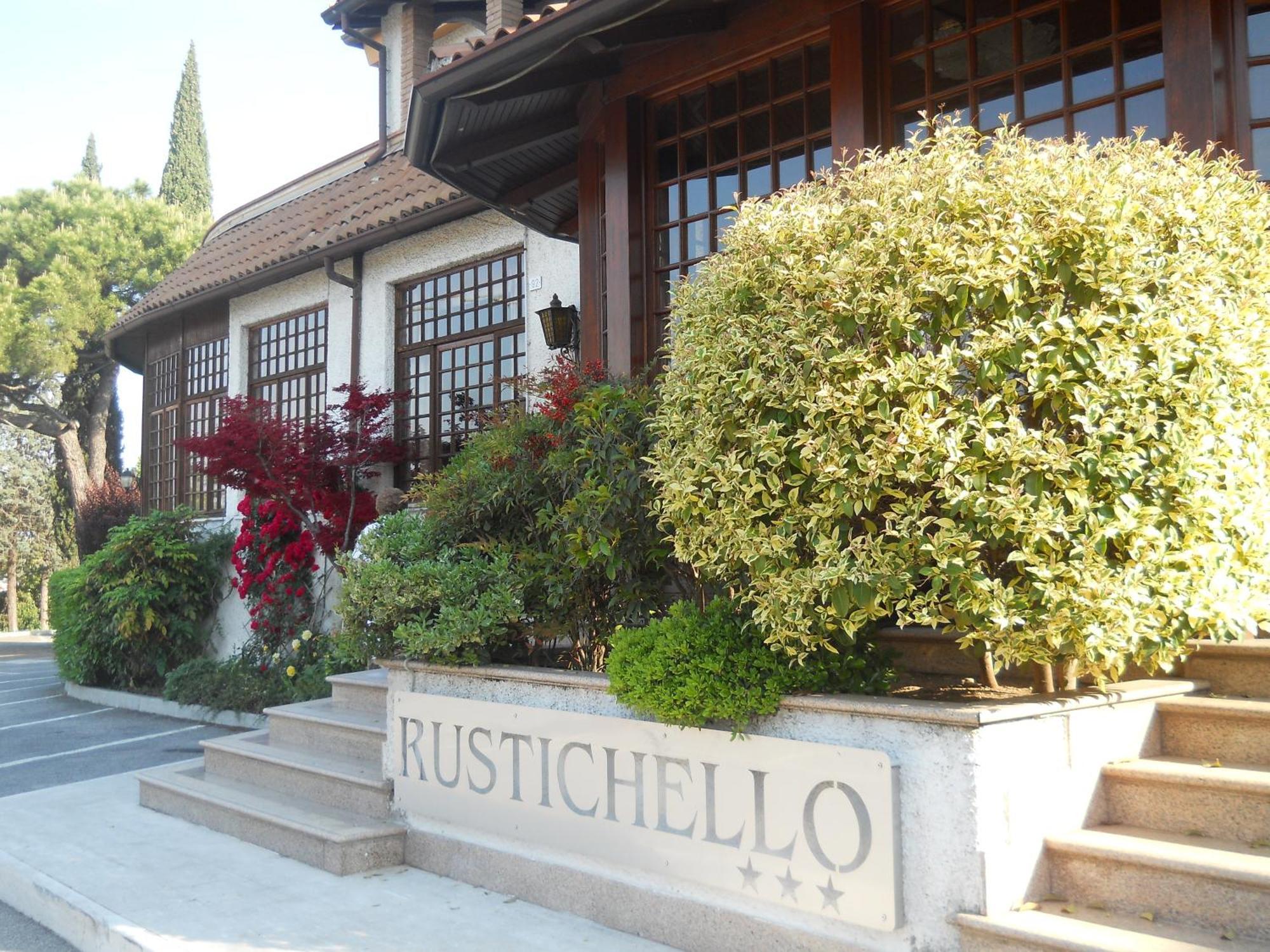Hotel Il Rustichello Лонато Екстериор снимка
