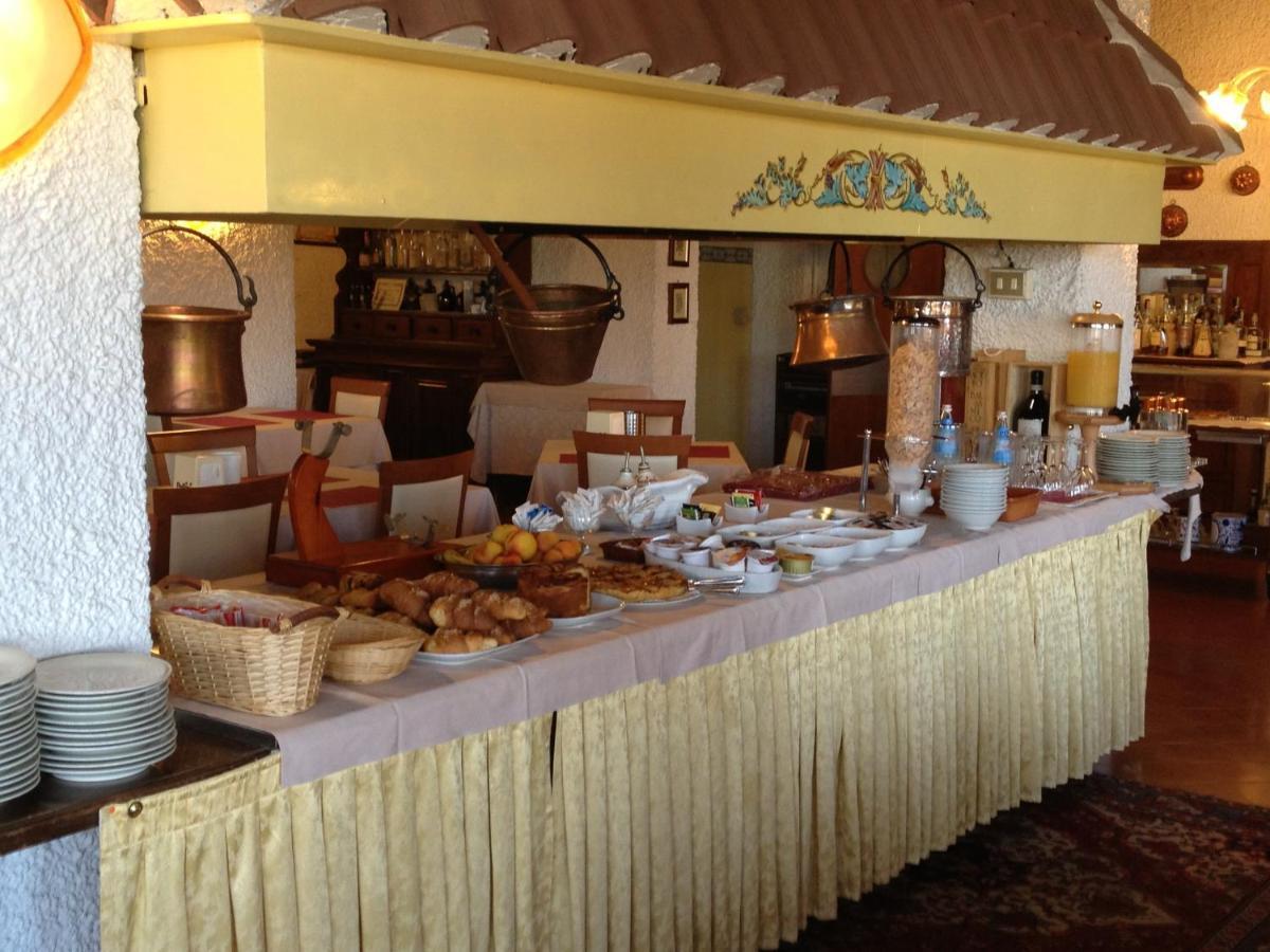 Hotel Il Rustichello Лонато Екстериор снимка